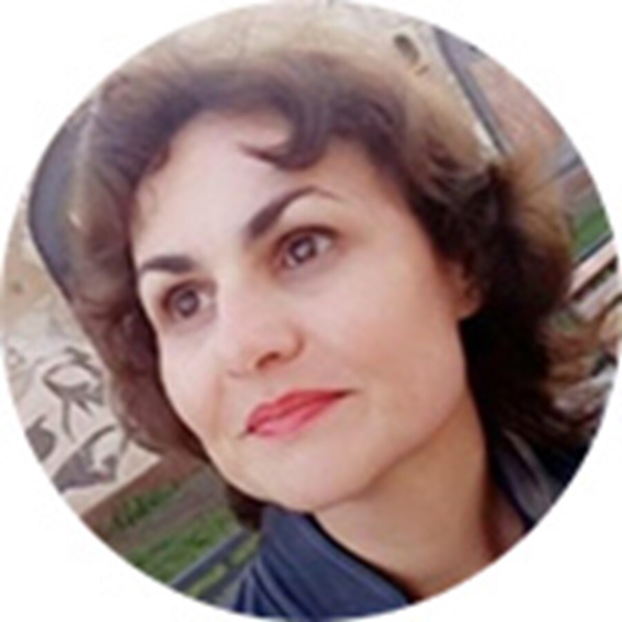 Geanina Lavinia Sincu Headshot