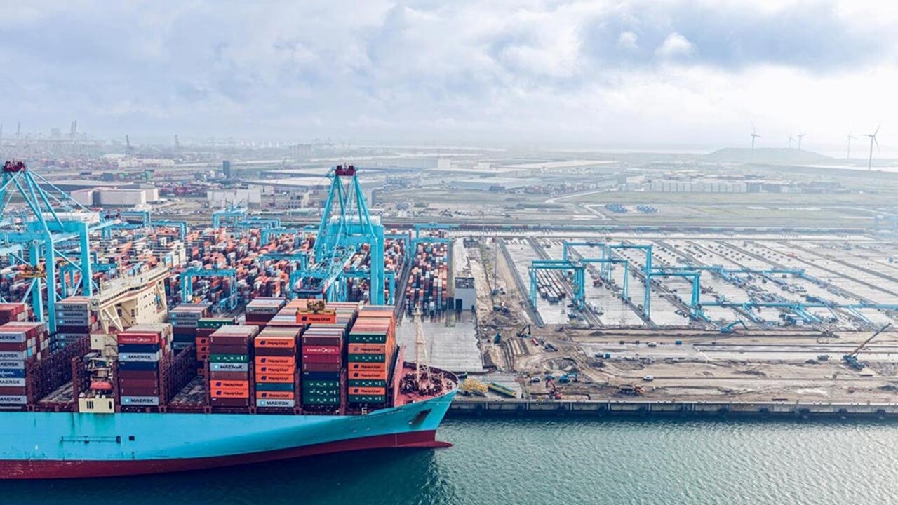 Maastric maersk at APM terminal